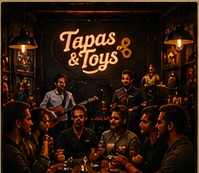 Banda tocando en directo en el bar lleno